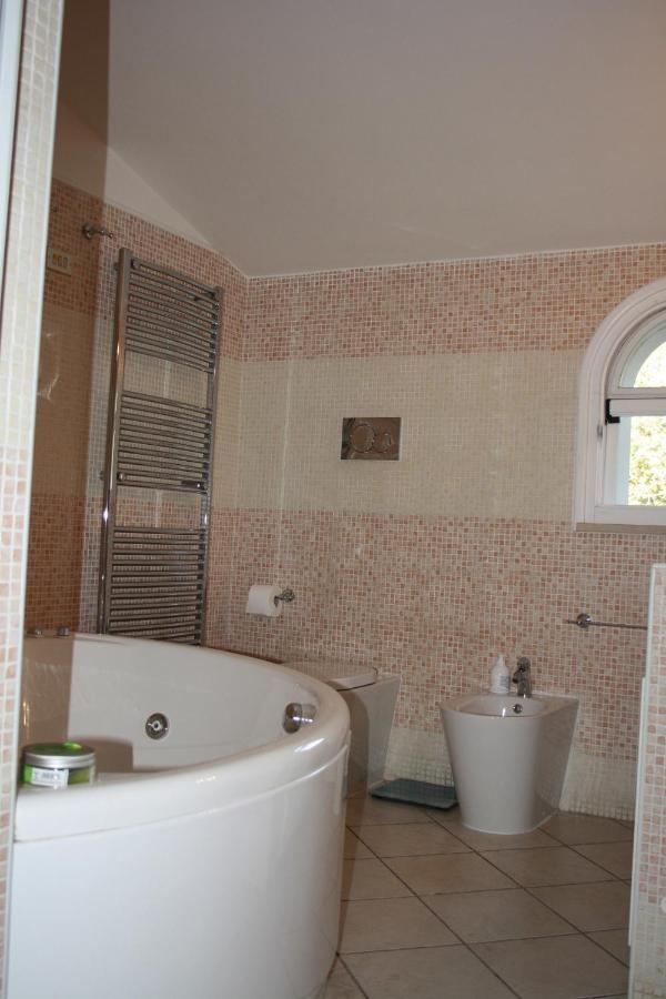 Appartamento in villa Su Forti Esterno foto