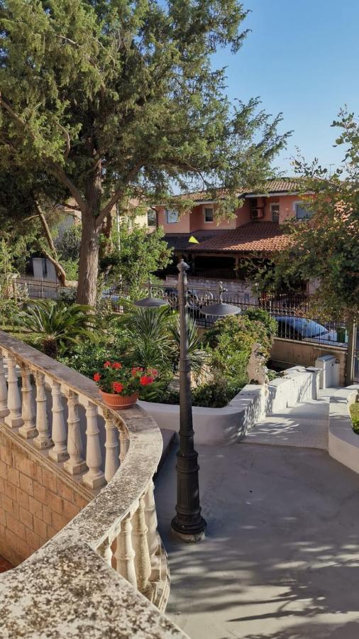 Appartamento in villa Su Forti Esterno foto